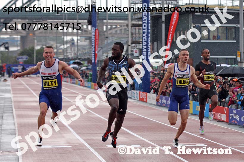 Nickel Ashmeade beats Richard Kilty and Danny Talbot to win the 150 metres, Great North CityGames. Photo: David T. Hewitson/Sports for All Pics